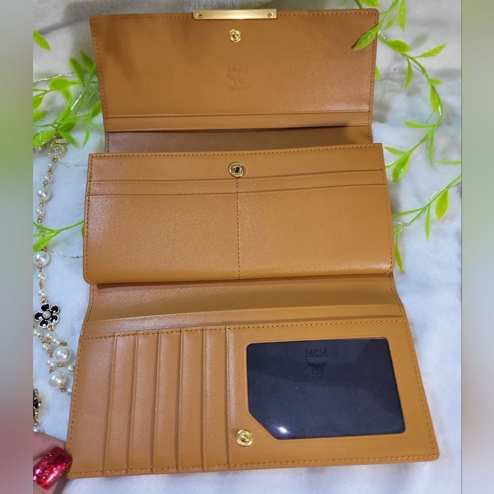 Authentic NIB MCM Crocodile-Embossed Leather Wall… - image 8